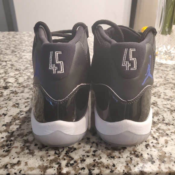 Jordan 11's - Picture 3 of 5